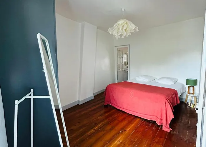 A 2 - 50m2 - 1 * La Rochelle (Charente-Maritime)