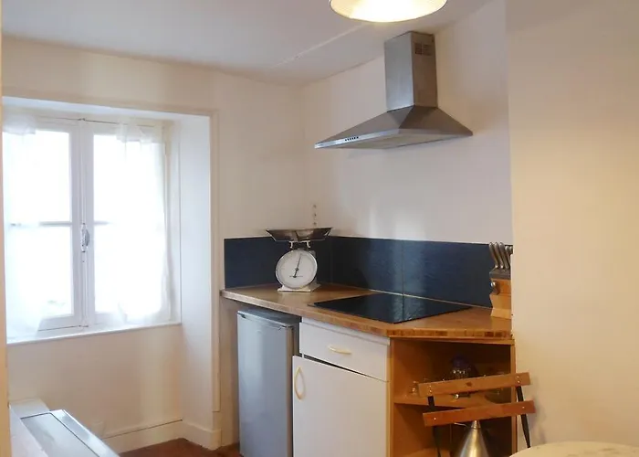 A 2 - 50m2 - 1 La Rochelle (Charente-Maritime)